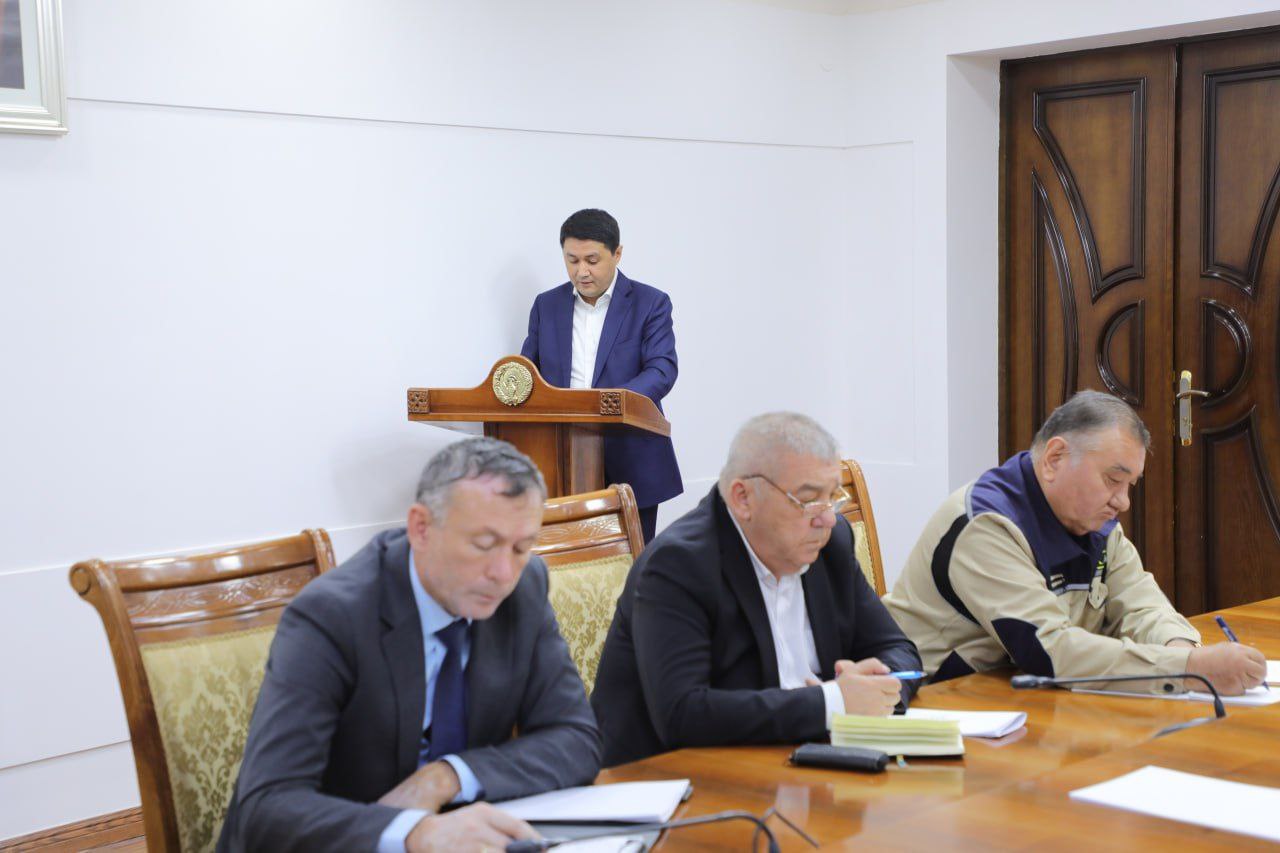 Навоий вилоятида коррупциянинг олдини олиш бўйича амалга оширилаётган ишлар ҳолати танқидий кўриб чиқилди